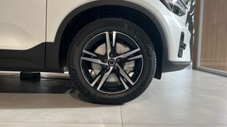 VOLVO XC40 2.0 B3 MHEV PLUS DARK DCT 163 5P
