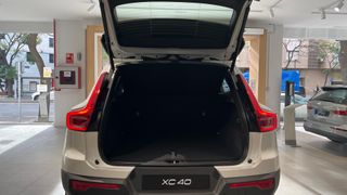 VOLVO XC40 2.0 B3 MHEV PLUS DARK DCT 163 5P