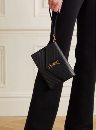 Bolsa YSL Pouch Negra Piel Chevron