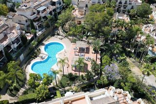 Casa adosada en venta en Nueva Andalucía centro en Marbella