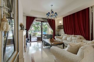 Casa adosada en venta en Nueva Andalucía centro en Marbella