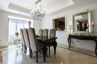 Casa adosada en venta en Nueva Andalucía centro en Marbella