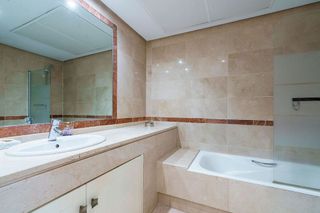 Casa adosada en venta en Nueva Andalucía centro en Marbella