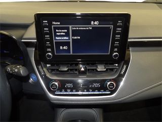 TOYOTA Corolla 2.0 180H STYLE E-CVT TOURING SPORT