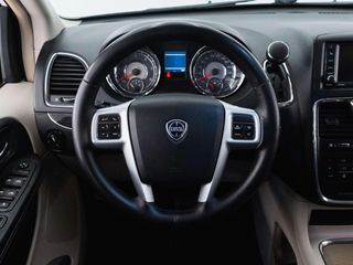 Lancia Voyager 2.8 CRD Gold