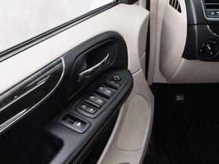 Lancia Voyager 2.8 CRD Gold