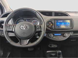 TOYOTA Yaris 5P Feel! 100H e-CVT