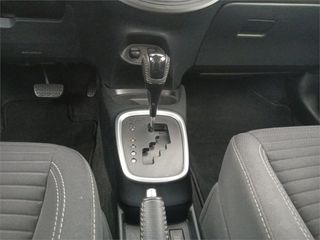 TOYOTA Yaris 5P Feel! 100H e-CVT