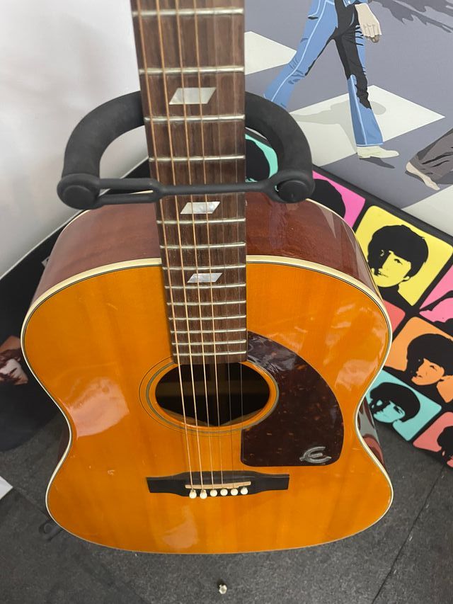 Epiphone Texan 2012. Indonesia