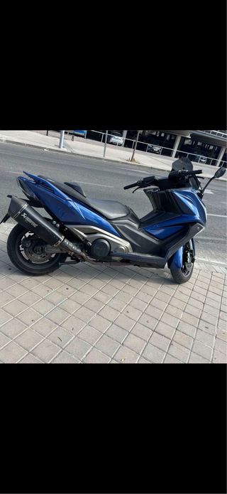 Kymco AK 550 Azul