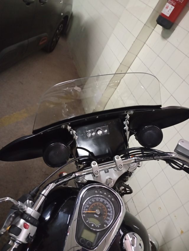 Batwing con sonido Suzuki Intruder 800