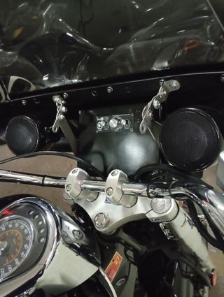 Batwing con sonido Suzuki Intruder 800