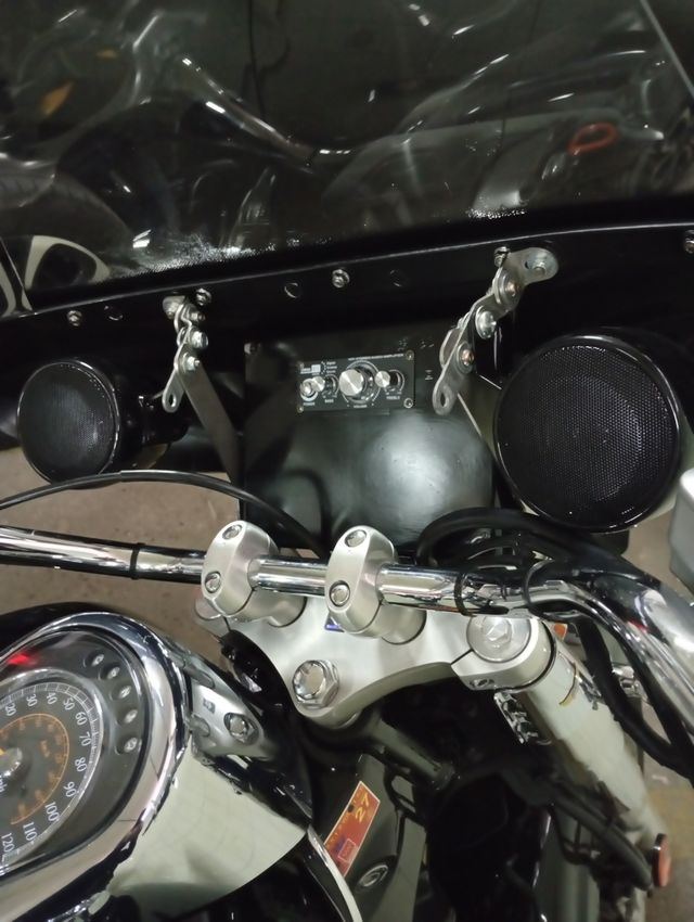 Batwing con sonido Suzuki Intruder 800