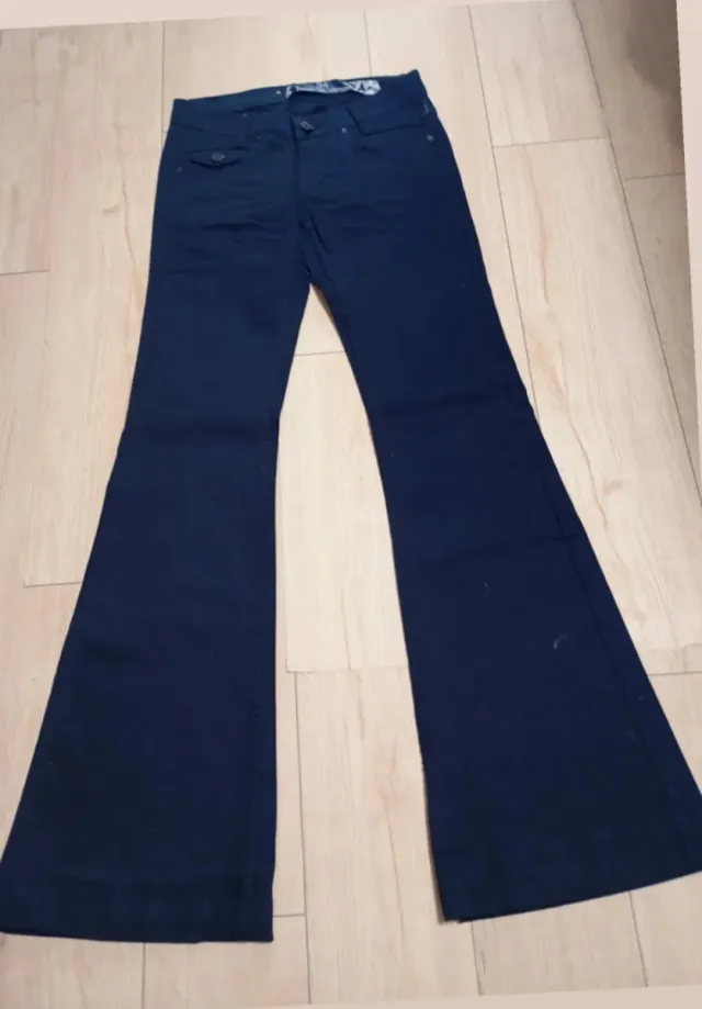 Vaqueros campana azul