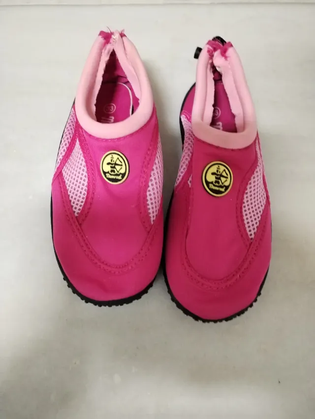 Escarpines niña talla 33