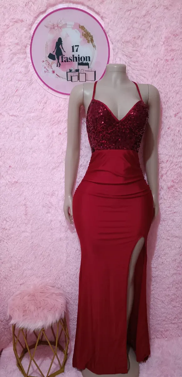 Vestido largo rojo con lentejuelas