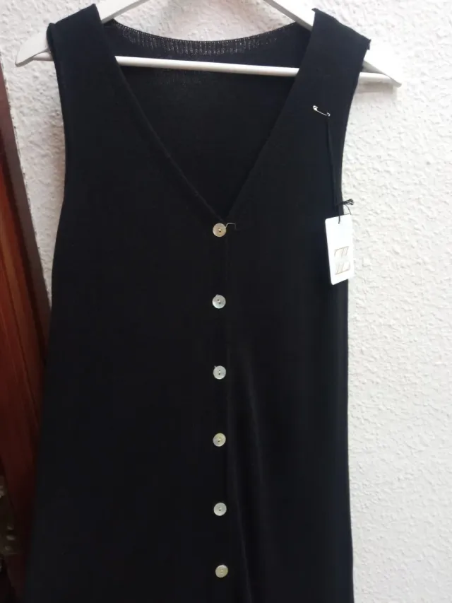Chaleco de punto negro con botones