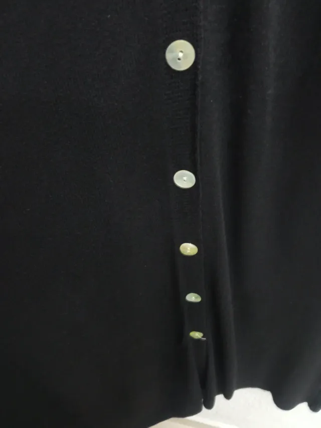 Chaleco de punto negro con botones