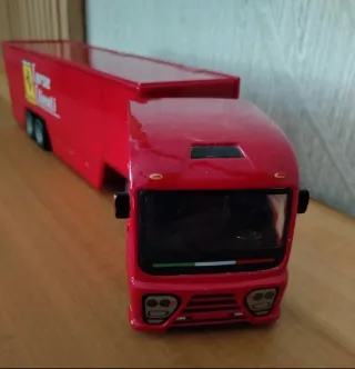 Camion Ferrari Corse BBurago 1:43