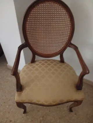 2 Butacas Luis XIV madera y ratán