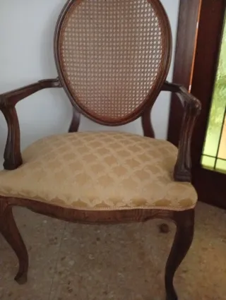 2 Butacas Luis XIV madera y ratán