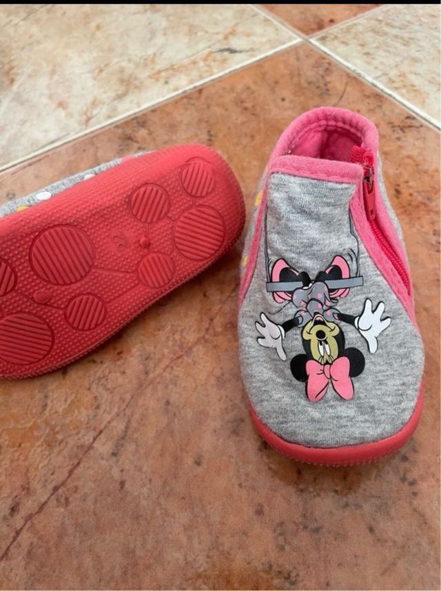 Zapatillas casa Minnie T.22