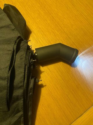 Paraguas plegable con linterna LED