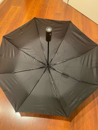 Paraguas plegable con linterna LED