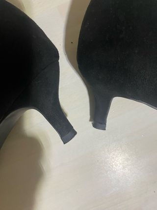 Zapatos de tacón Graceland negros con cadena dorad