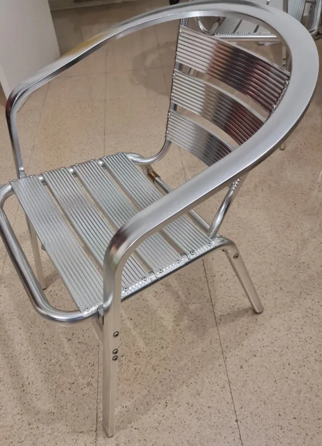 Sillas de terraza metálicas plateadas