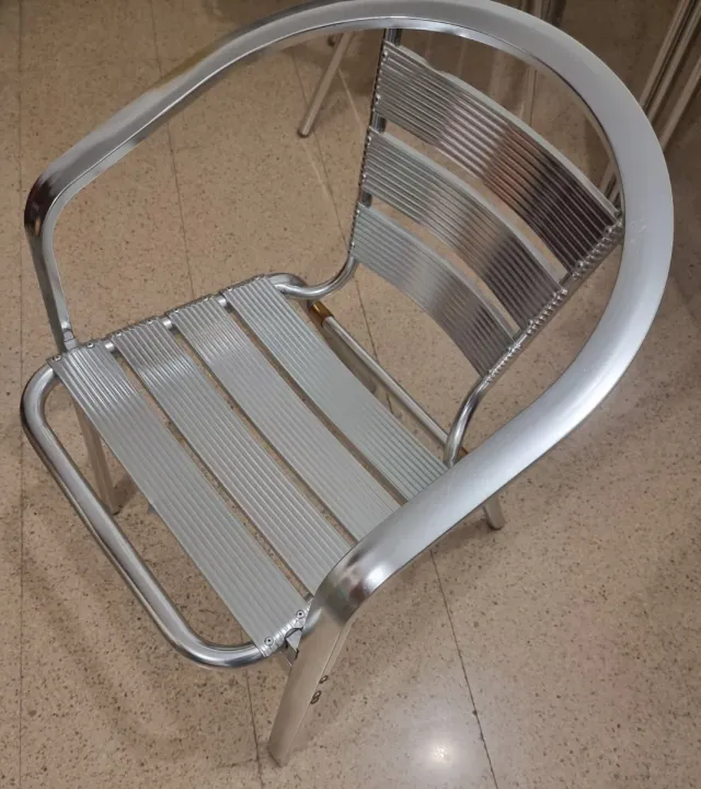 Sillas de terraza metálicas plateadas