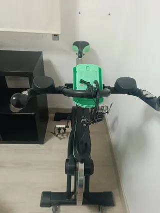 Bicicleta Estática Negra y Verde