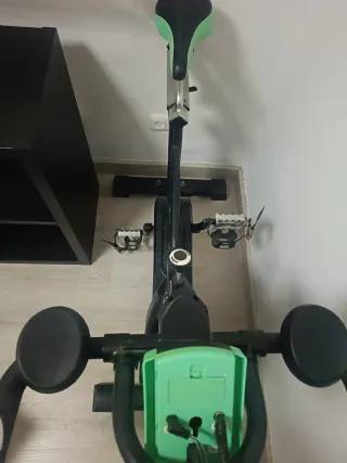 Bicicleta Estática Negra y Verde