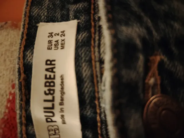 Vaqueros Pull&Bear Talla 34, forma recta, no ajust