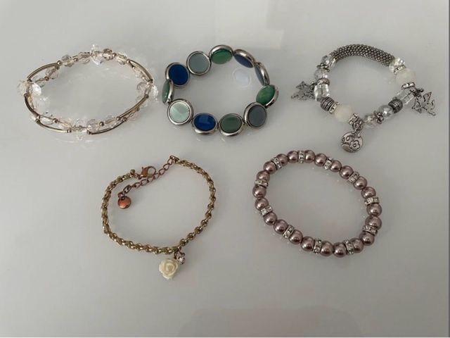 Lote 5 pulseras + colgante
