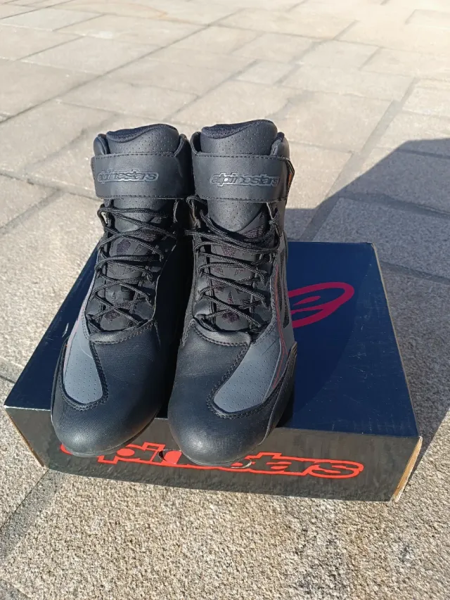 Botas Alpinestars Sektor WP Negras/Gris