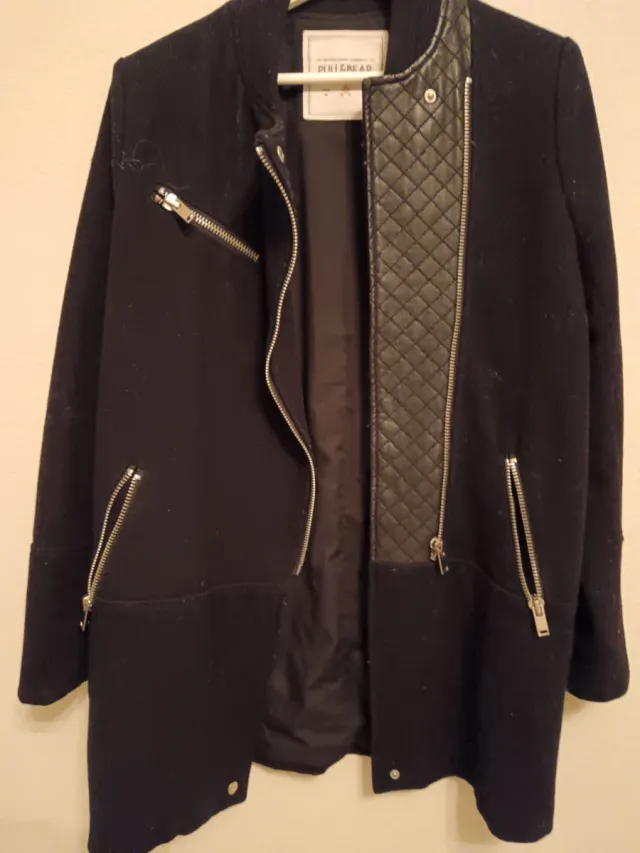 Abrigo negro Pull&Bear