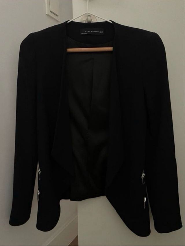 Blazer Zara Negra Talla XS