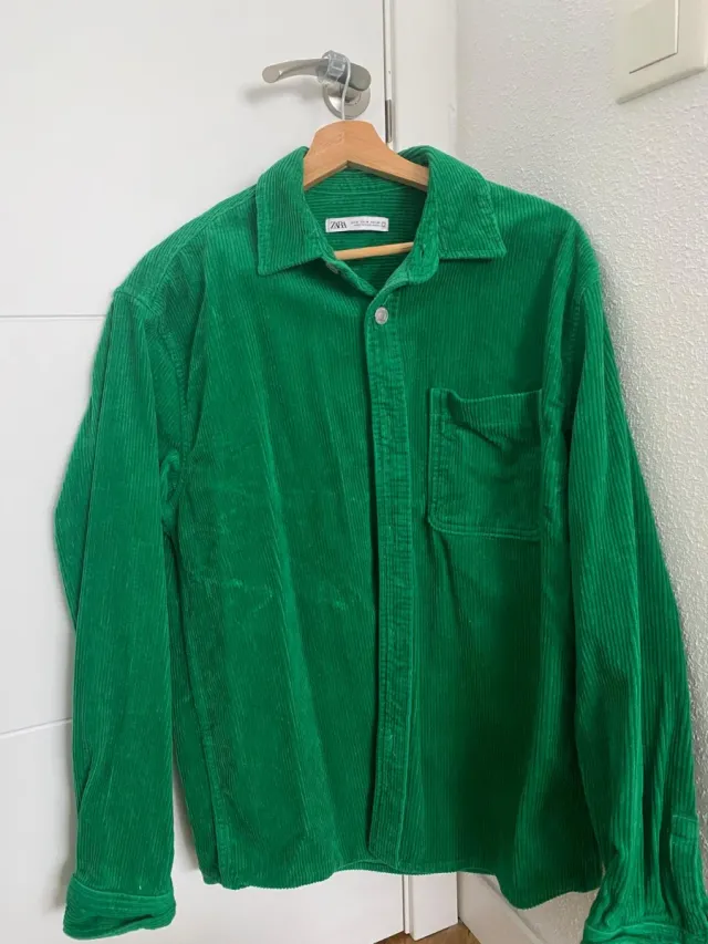 Camisa/Sobrecamisa verde Zara