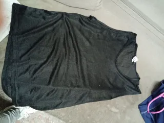 Dos camisetas de tirantes estilo baloncesto