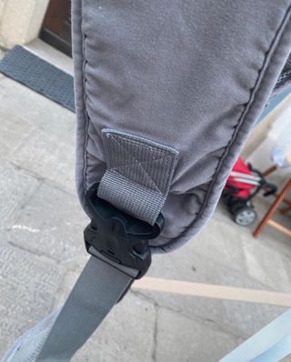 Marsupio con seggiolino integrato