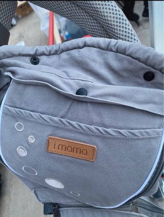 Marsupio con seggiolino integrato