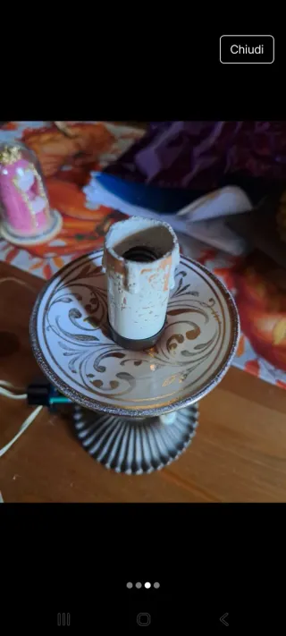 Lumetto vintage in metallo e porcellana