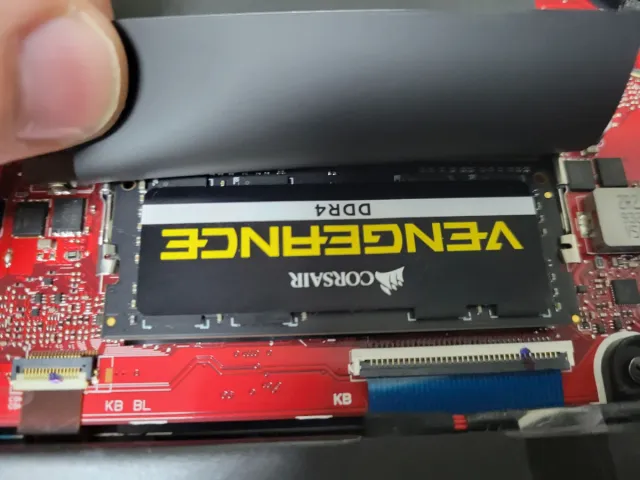 ASUS ROG Strix i7, RTX 2060,  32GB RAM, SSD 2TB