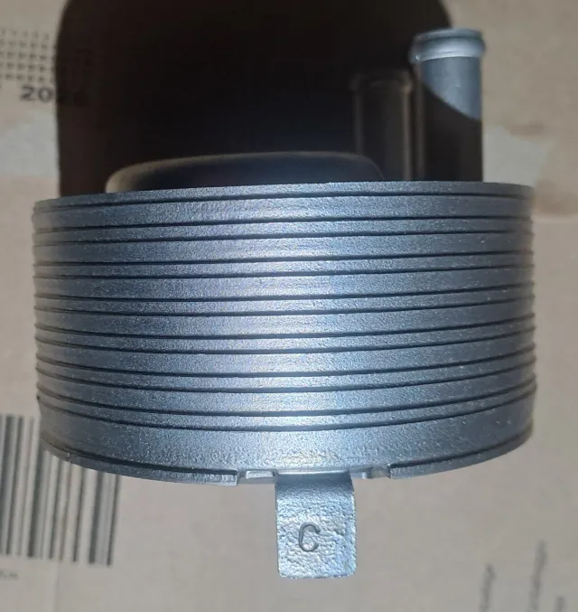 Enfriador de aceite 81593528