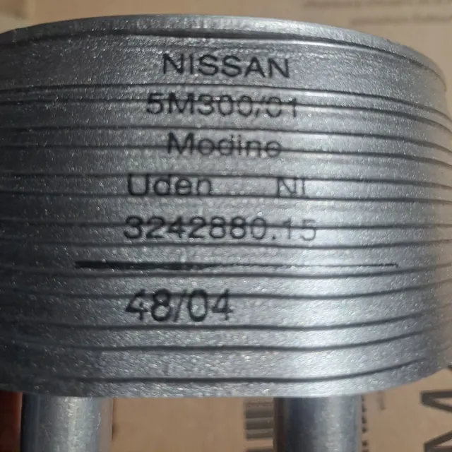 Enfriador de aceite 81593528