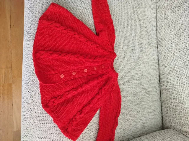 Chaqueta tejida para niña roja