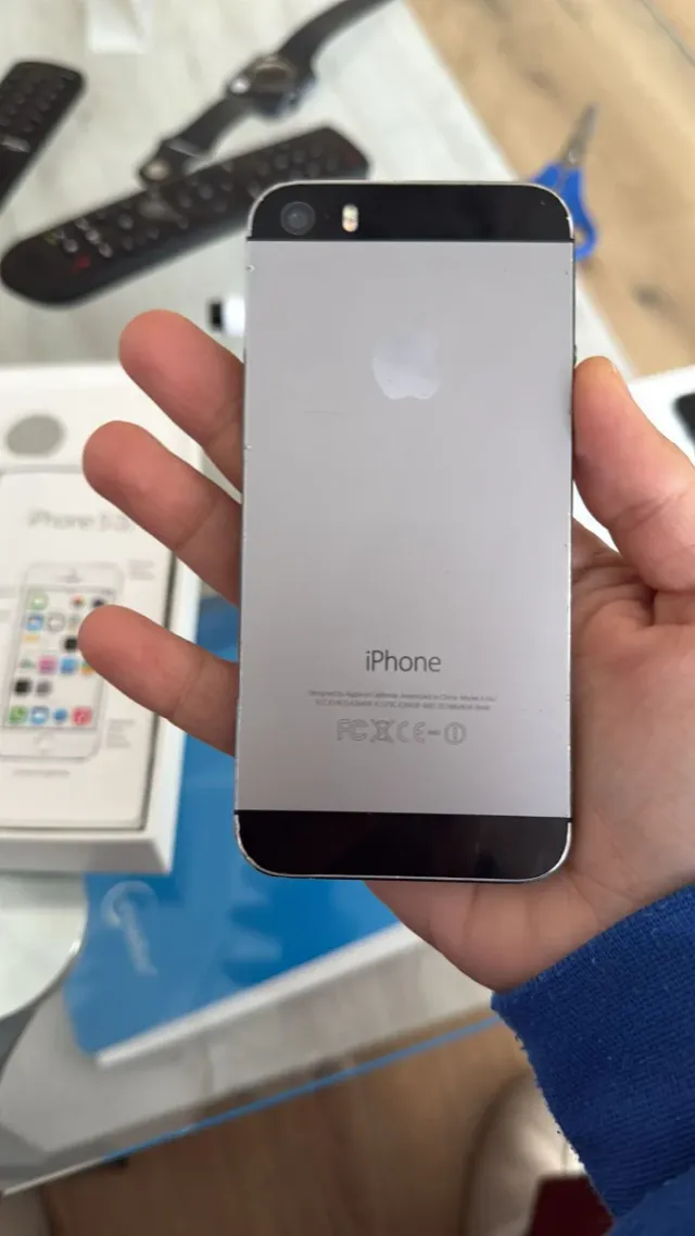 iPhone 5s Caja Negra/Plateada