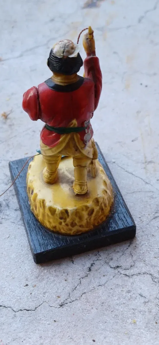 Statuina pescatore con pesce