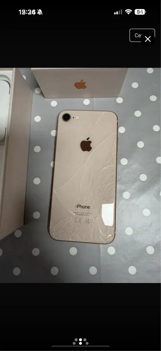 iPhone Dorado y Blanco